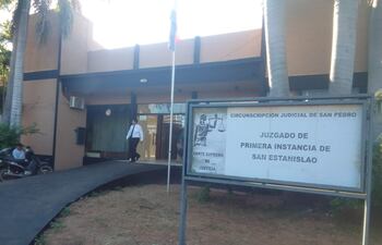 El ministro de Agricultura Carlos Giménez, no se presentó en el Juzgado de primera instancia de San Estanislao para la audiencia de conciliación.