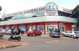 La Universidad Sudamericana, en la que supuestamente se recibió Rivas como abogado, ya no ofrece la carrera. Ahora apunta mayormente a brasileños que buscan estudiar medicina.