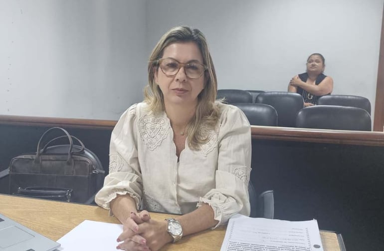 Thaís García, agente fiscal.