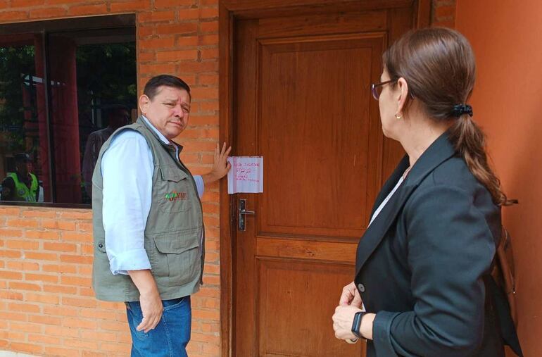 Las oficinas fueron lacradas para prohibir el ingreso de las personas y resguardar los documentos que serán verificados.