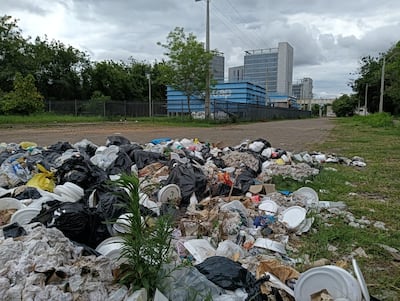Enorme vertedero irregular en el Parque de la Solidaridad, uno de los espacios más deteriorados de la zona periférica del microcentro de Asunción.