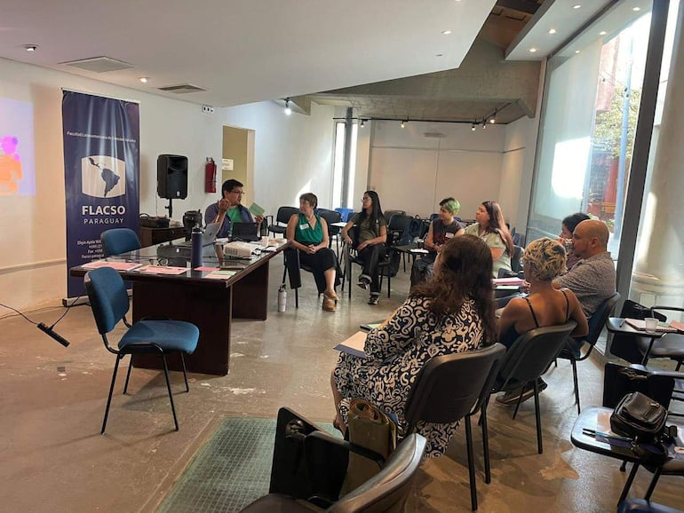 Debate sobre la crisis de la Educación Superior en Paraguay en Flacso.