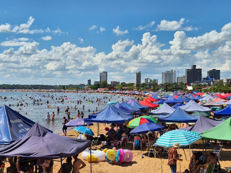 Verano en Encarnación: miles de personas optan por la “Perla del Paraguay” en temporada alta