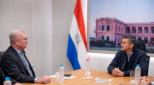 Santiago Peña y Emiliano Rolón se reunieron esta mañana en Mburuvicha Róga.