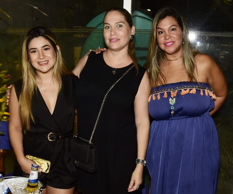Paola Guimarães, Celeste García y Tere Meza.