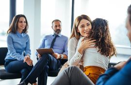 Cuando el líder muestra su lado humano, el equipo siente que también puede ser sincero, compartir dudas, inquietudes y dificultades.
