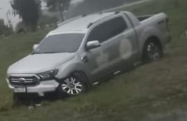 Estado en que habría quedado la camioneta al servicio de la intendencia municipal de Nueva Alborada tras sufrir siniestro vial.