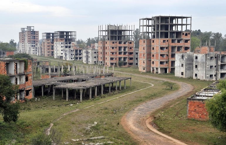 Complejo Habitacional Roque Alonso, una de las propiedades más grandes del IPS en Central.