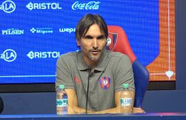 El argentino Diego Martínez en la presentación como entrenador de Cerro Porteño.