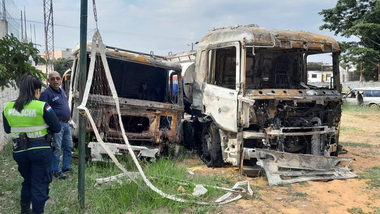 Uno de los camiones cisternas siniestrados el sábado último contiene más de 8 mil litros de combustible, tipo diésel.
