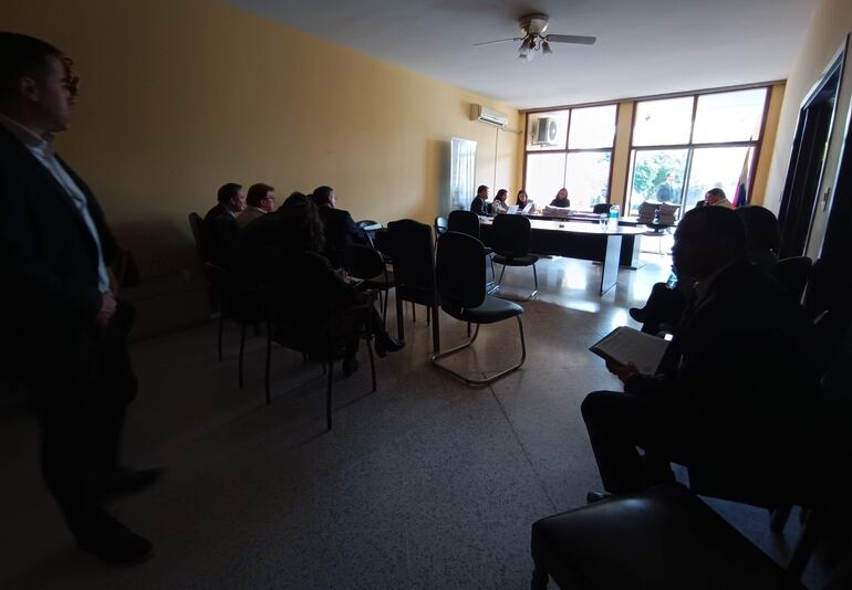 Durante los descargos finales de cada empresa hubo un corte de energía eléctrica, en Conajzar.