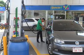 Gremios empresariales cuestionan el subsidio al combustible.