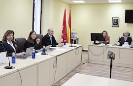 Vista del juicio por la demanda presentada por la Asociación de Medios de Información (AMI) contra Meta, en representación de 83 medios españoles, por competencia desleal y vulneración sistemática de la normativa europea de protección de datos. El juicio se celebró después de que ambas partes no alcanzaran un acuerdo en la audiencia previa (EFE).