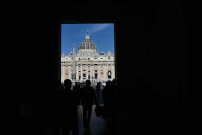 La fraternidad de “lefebrianos” desafía la autoridad vaticana. ¿Podrían excomulgarlos?