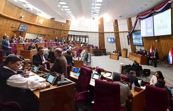 La Cámara de Diputados trataría el próximo martes el proyecto de ley que prohíbe que todos los electores del padrón nacional participen libremente en internas de las concertaciones.