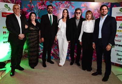 Héctor Luis y Luli Rubín junto con Ezequiel García Rubín, Patricia Melot, Emilio García, Pelusa Rubín y Emmanuel García Rubín. 