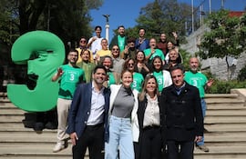 Soledad Núñez (Lista 4) y candidatos a concejales de la lista 3 Alianza Juntos por Asunción.