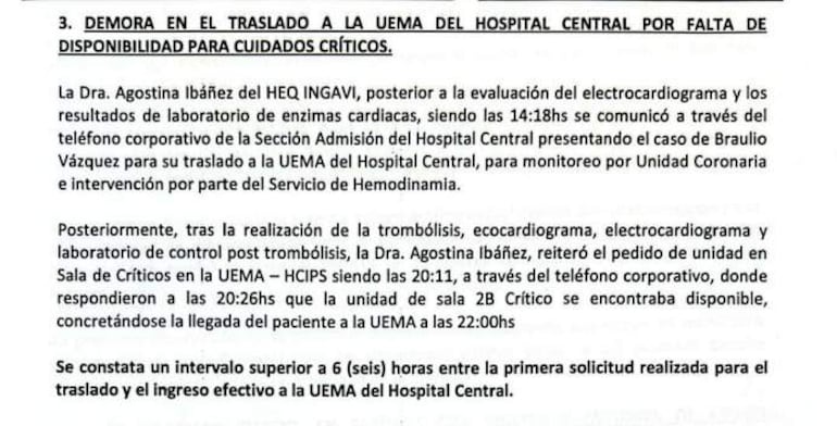Documento con texto que detalla un caso médico, resaltando información sobre demoras en el traslado de un paciente al hospital.