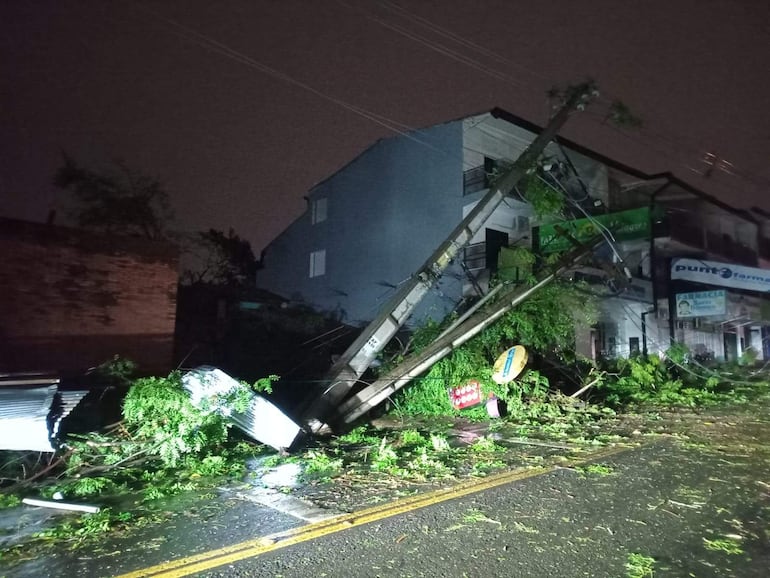 ANDE activa código rojo tras temporal: varias líneas quedaron fuera de servicio