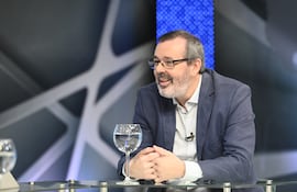 Carlos Carvallo Spanding, presidente del Banco Central del Paraguay en los estudios de ABC TV.