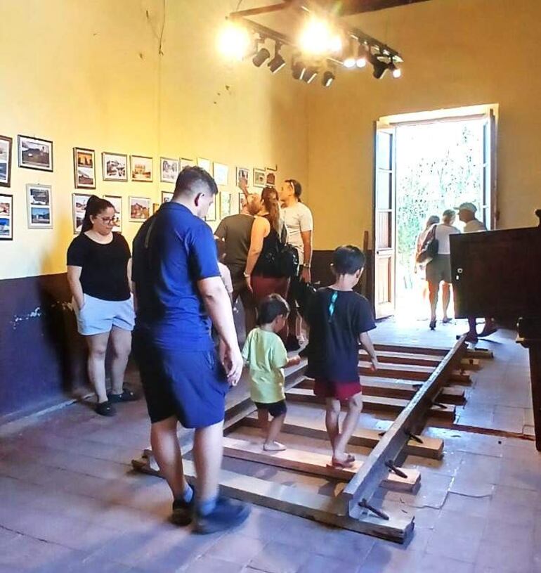 En el Museo de la Exestación Ferroviaria se pueden observar vestigios de lo que quedó del paso del tren por Paraguarí.