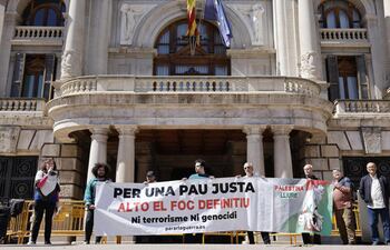 Cientos de personas se movilizan en España por la paz en Palestina