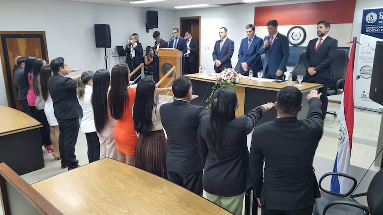 abogados en ceremonia formal de juramento en la Circunscripción Judicial de Misiones