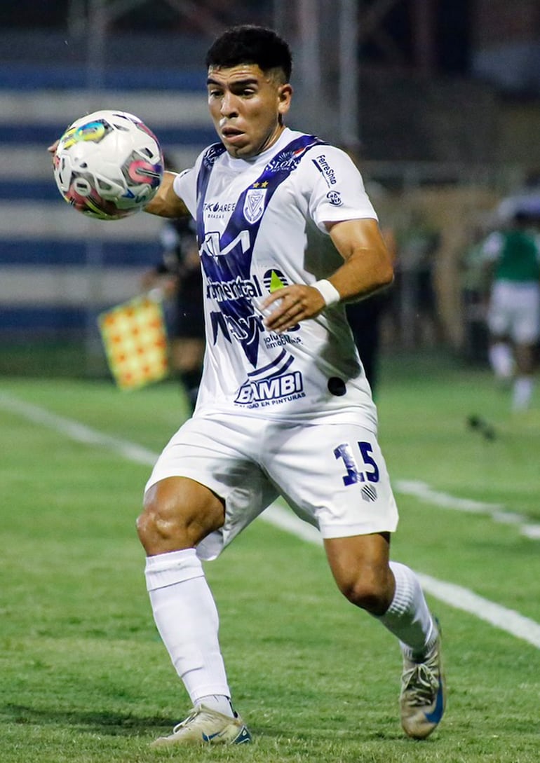 Luis Alejandro Ortiz Franco (25), extremo izquierdo de Ameliano.