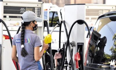 Desde hoy, los precios de los combustibles de Petropar registrarán un incremento en promedio de G. 400 el litro.
