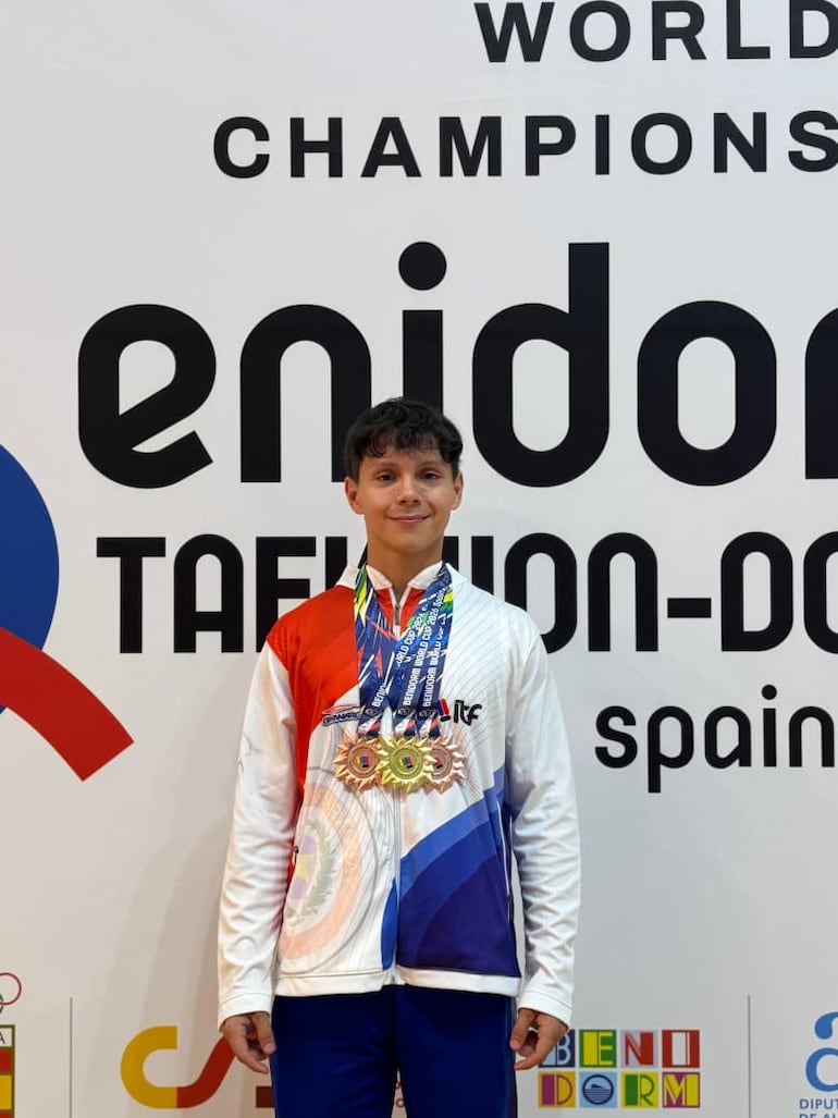 Paraguay: Tobías Esteche wins world taekwondo title