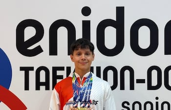 El paraguayo Tobías Rodrigo Esteche Cabral campeón mundial en Taekwondo.