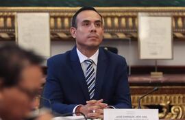 Presidente de transición de Perú, José Jerí, asistiendo ante la Comisión de Fiscalización y Contraloría del Congreso en Lima (Perú). EFE