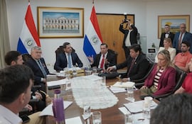 ANDE participó de reunión con la Comisión Directiva de la Cámara de Diputados para abordar temas estratégicos del sector eléctrico nacional.