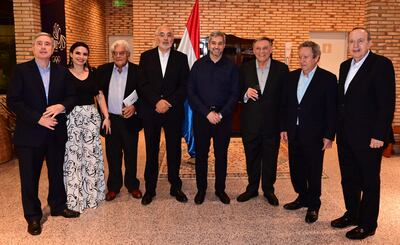 Thomas Field, Olinda Salguero, Luis Alberto Lacalle Herrera expresidente de Uruguay, Carlos Mesa expresidente de Bolivia, el presidente Mario Abdo Benítez, Jamil Mahuad expresidente de Ecuador, Vinicio Cerezo expresidente de Guatemala y Rafael Calderón expresidente de Costa Rica.
