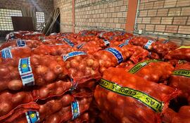 Cebollas de contrabando que iban a ser reempacadas para la venta ilegal en Paraguay.