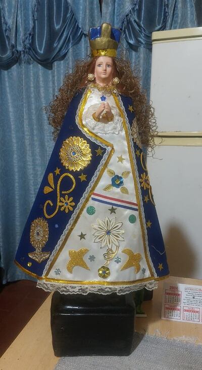La Policía Nacional logró recuperar esta imagen de la Virgen de Caacupé que fue hurtada de una vivienda en Luque.