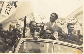 Cnel. Rafael Franco volviendo del exilio en la Primavera Democrática. Imagoteca.
