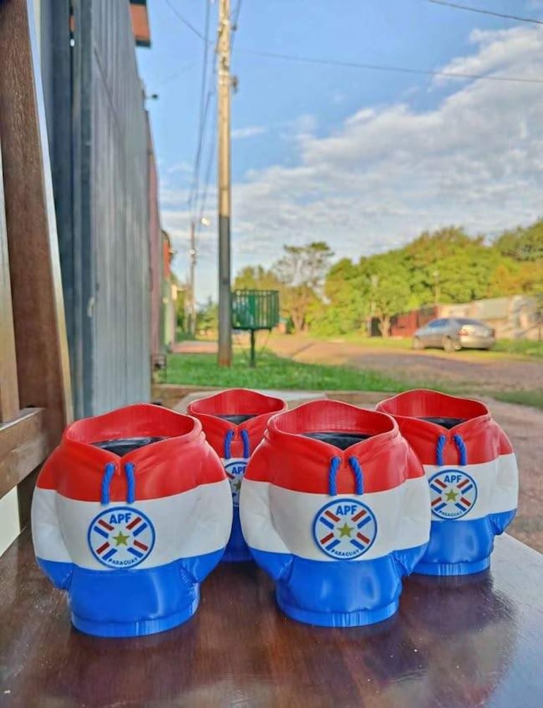 Guampa con colores paraguayos