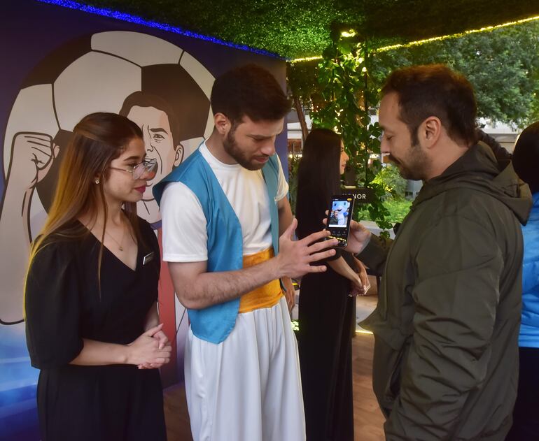 El genio de la AI explicó que el collage de fotos animadas combina hasta 9 fotos en movimiento para crear historias dinámicas.