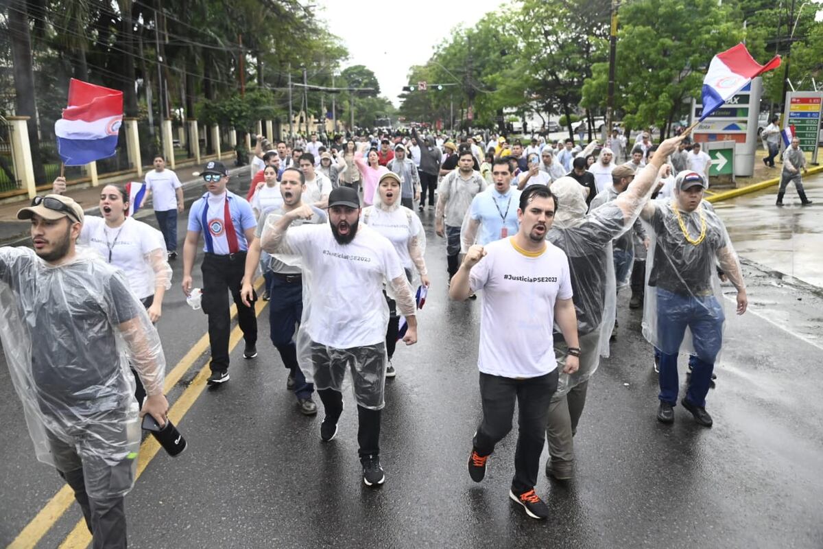 Itaipú: piden revocar suspensión de audiencia en la que Zacarías debía declarar por despidos