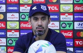 El entrenador del Sportivo 2 de Mayo, Eduardo Fabián Ledesma Trinidad (40 años), compareciendo ante los medios de comunicación para analizar lo que dejó el empate frente a Sporting Cristal.