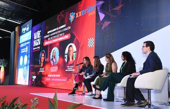 En el encuentro del sector eléctrico destacaron la participación de las mujeres y jóvenes en el sector eléctrico.