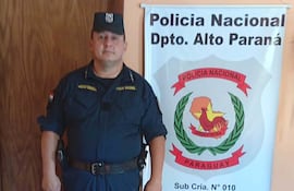 Subcomisario Wilson Adán Insfrán Ojeda, detenido con una camioneta robada.