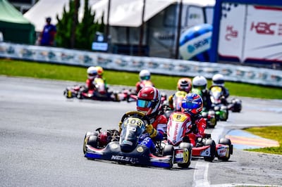 Nelson Segovia (306), corriendo en el campeonato brasileño de karting.