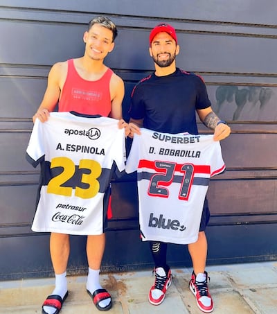 Damián Bobadilla y Alberto Espínola, futbolistas, durante el encuentro de amigos.