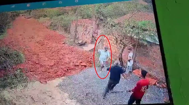 Video: atacó a su vecino con machete y fue detenido