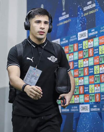 Néstor Rafael Giménez Florentín (27 años), defensor liberteño.