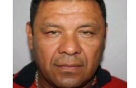 Fiscalía pide ayuda para localizar a familiares de Julio César Bogado Aquino, víctima fatal de un accidente de tránsito en la rotonda del puente Héroes del Chaco de la Costanera de Asunción.