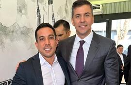 Intendente de Belén, Javier Peralta con el presidente Santiago Peña.