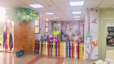 En el Palacio de Justicia de Paraguarí habilitan un espacio para niños que acompañan a sus padres a realizar gestiones en la institución judicial.
